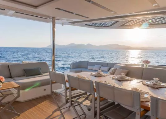 FOUNTAINE PAJOT - THIRA 80 - 12