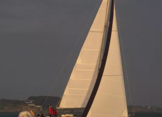 BENETEAU - FIRST 325 - 9