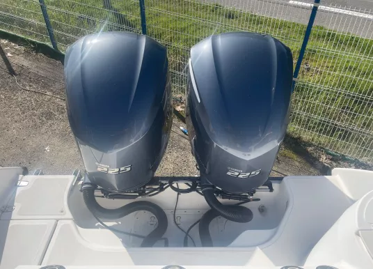 BOSTON WHALER - OUTRAGE 260 - 7