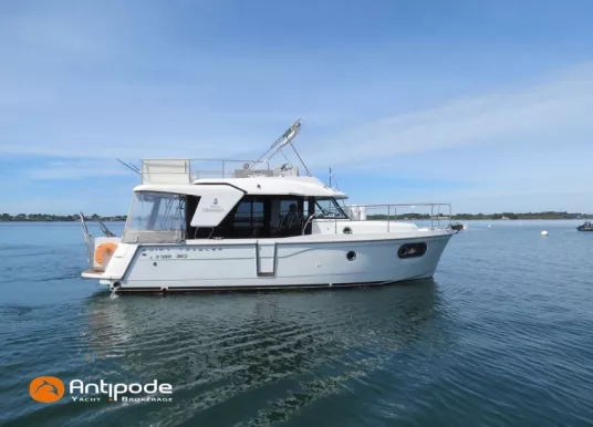 BENETEAU - SWIFT TRAWLER 30 - 2