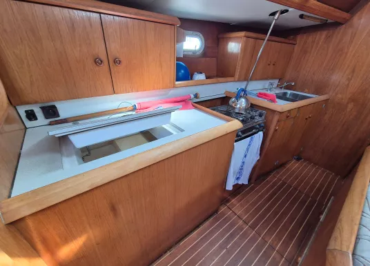 JEANNEAU - SUN ODYSSEY 42.2 - 9