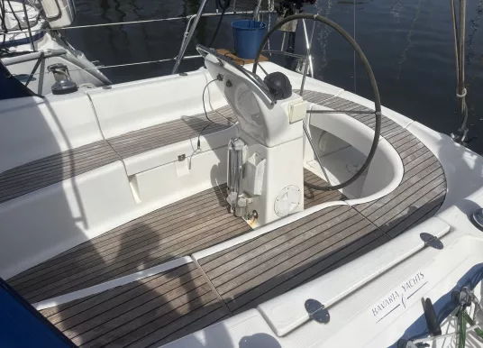 BAVARIA - 36 CRUISER - 2