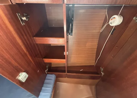 BAVARIA - 36 CRUISER - 20