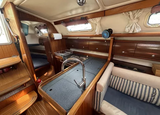 BAVARIA - 36 CRUISER - 3