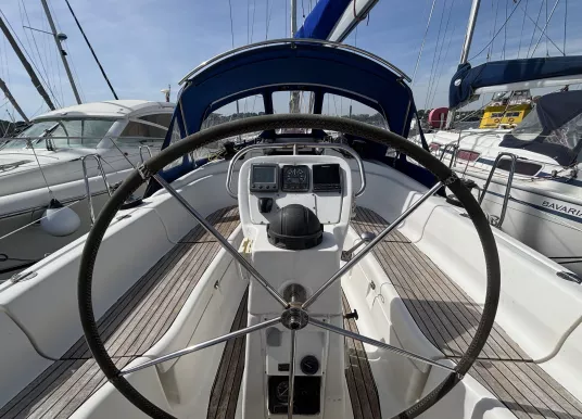 BAVARIA - 36 CRUISER - 5