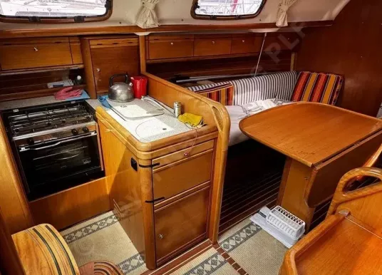 BAVARIA - BAVARIA 30 CRUISER - 16