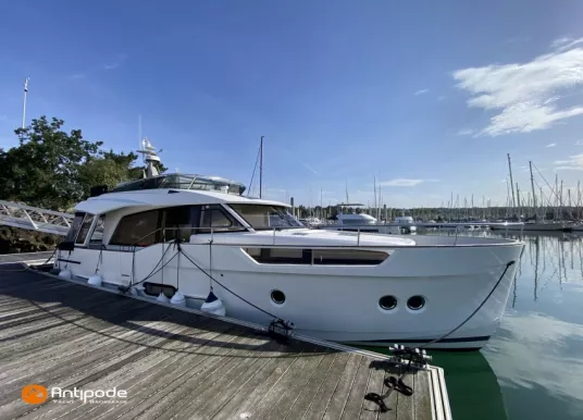 SEAWAY YACHTS - GREENLINE 48 Fly