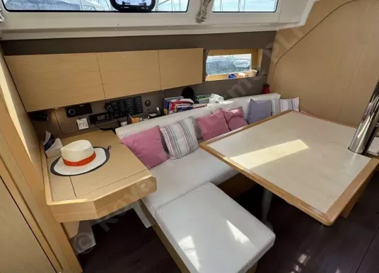 BENETEAU - Oceanis 38 - 18