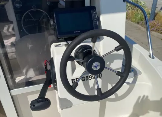 QUICKSILVER - 625 pilothouse - 13