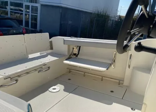 QUICKSILVER - 625 pilothouse - 14