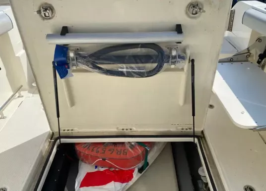 QUICKSILVER - 625 pilothouse - 17