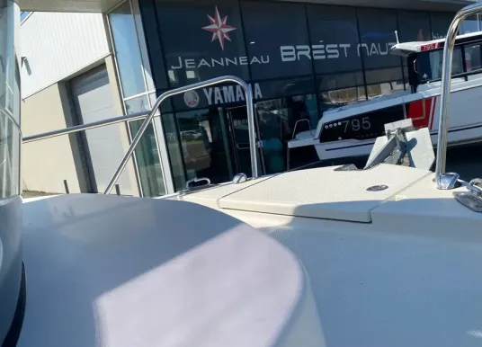 QUICKSILVER - 625 pilothouse - 19
