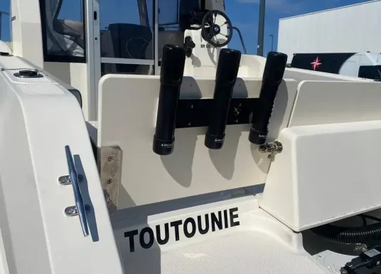 QUICKSILVER - 625 pilothouse - 9