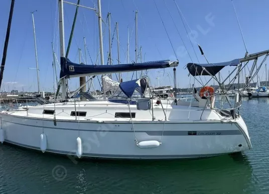 BAVARIA - Cruiser 32 - 2