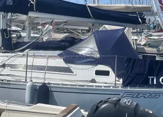 BENETEAU - FIRST 325 - 4