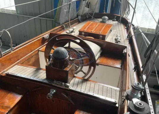 LAURENT GILES - 42' Sloop - 11