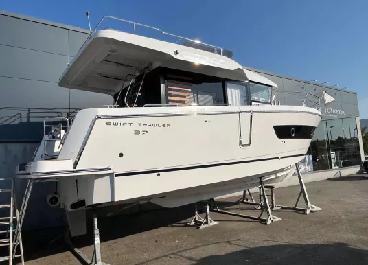 BENETEAU - SWIFT TRAWLER 37 FLY - 2
