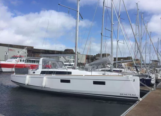BENETEAU - OCEANIS 38.1
