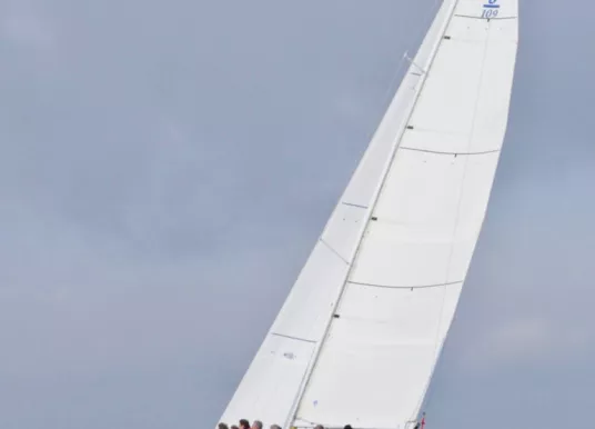 J BOATS - j109 - 43