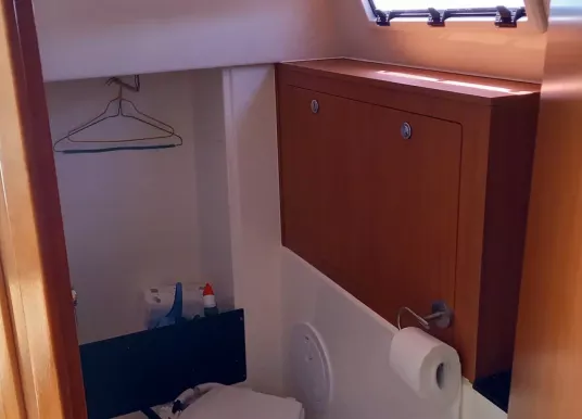 BAVARIA YACHTS - BAVARIA 32 CRUISER - 13