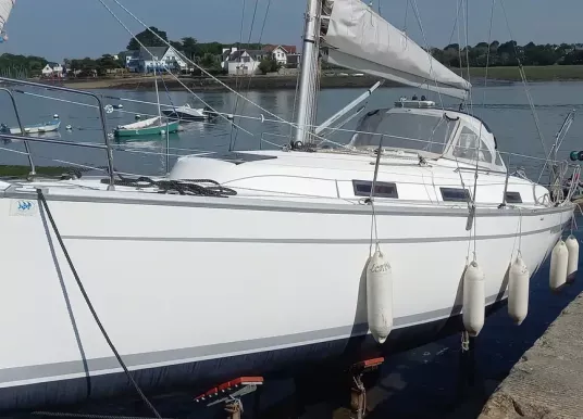 BAVARIA YACHTS - BAVARIA 32 CRUISER - 8