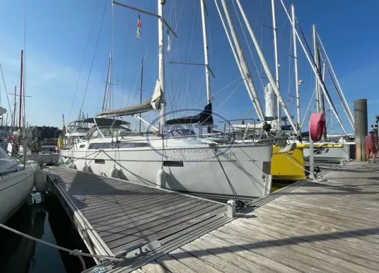 BAVARIA - 37 cruiser - 2