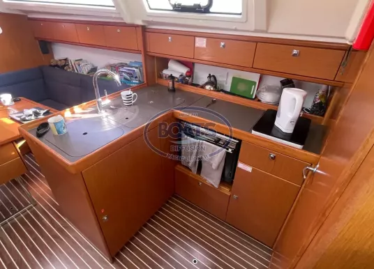BAVARIA - 37 cruiser - 8