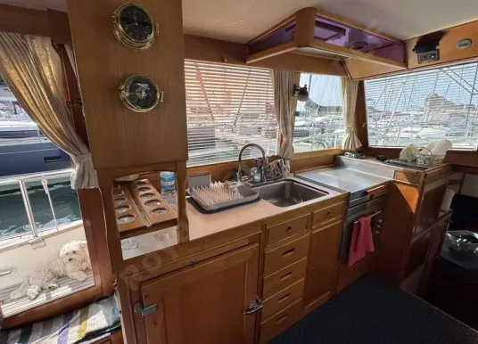 AMERICAN MARINE - Grand Banks 42 - 19