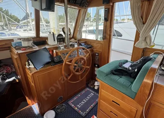 AMERICAN MARINE - Grand Banks 42 - 15