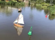 Maquettes sur le plan d'eau