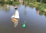 Maquettes sur le plan d'eau