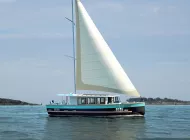 Pass'Avel : à la découverte d'une vedette à voile et électrique