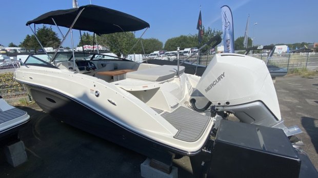 SEA RAY 230 SUN SPORT