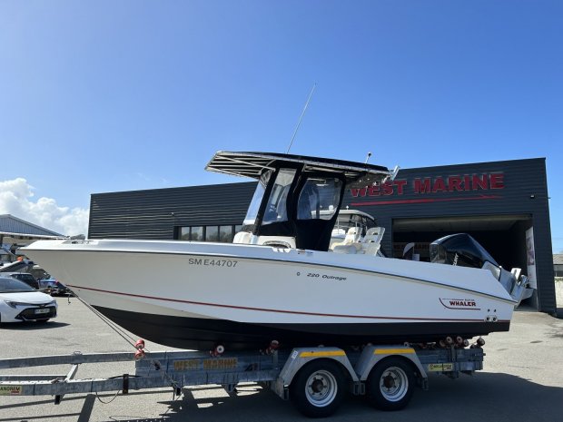 BOSTON WHALER Outrage 220