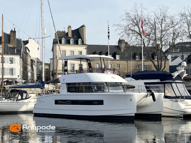 FOUNTAINE PAJOT MY 37